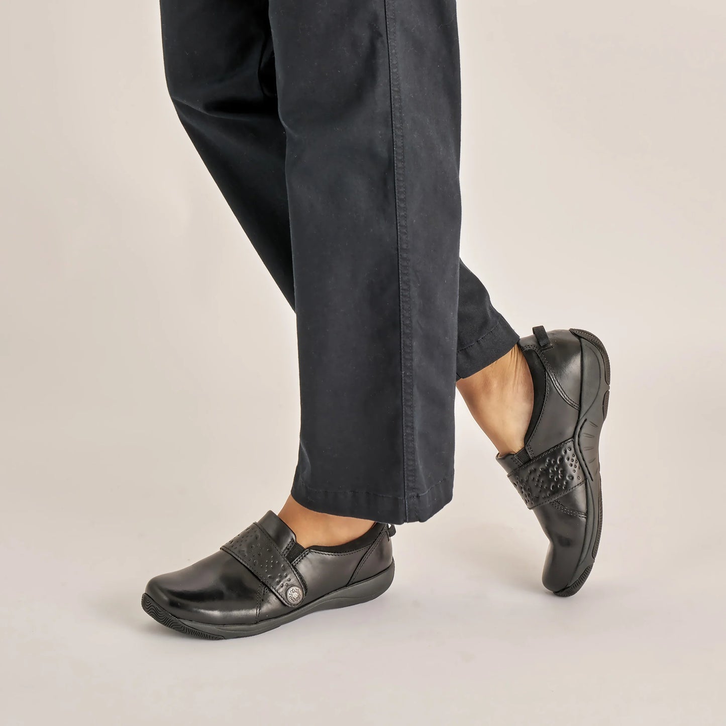 Sallie Black Waxy Burnished