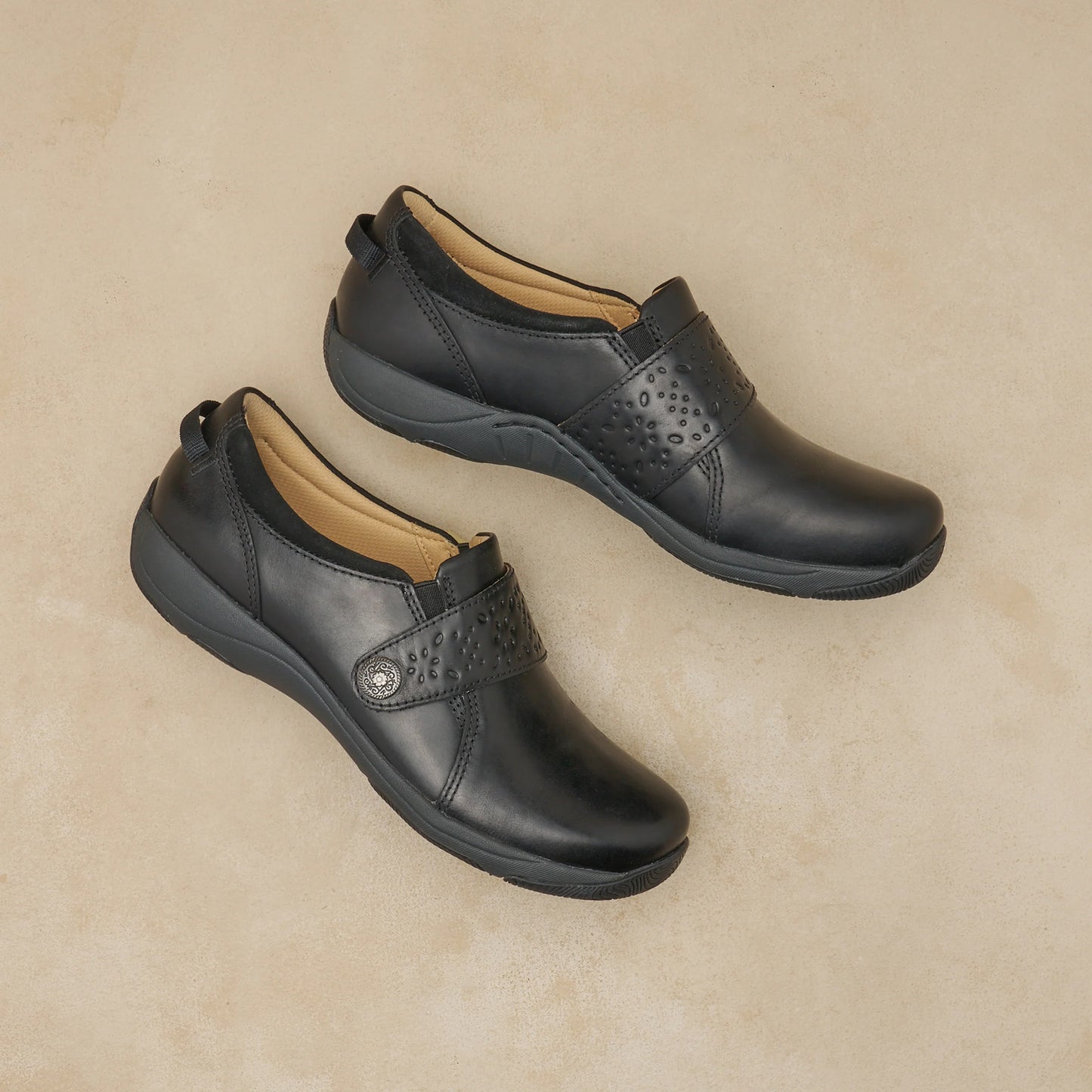 Sallie Black Waxy Burnished